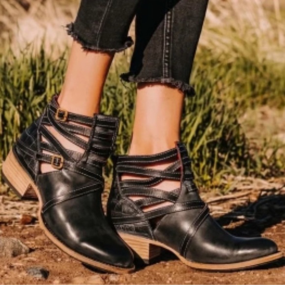 Freebird by Steven Black Leather Stair Ankle Boots - Picture 6 of 6